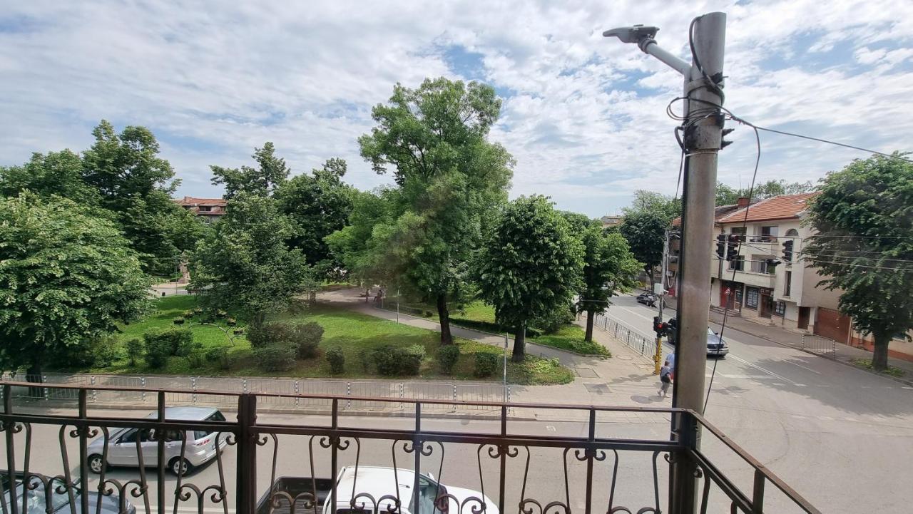Готель Old Style Vratsa Екстер'єр фото